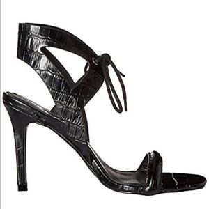 Sol Sana Black Leather Heels 🔥